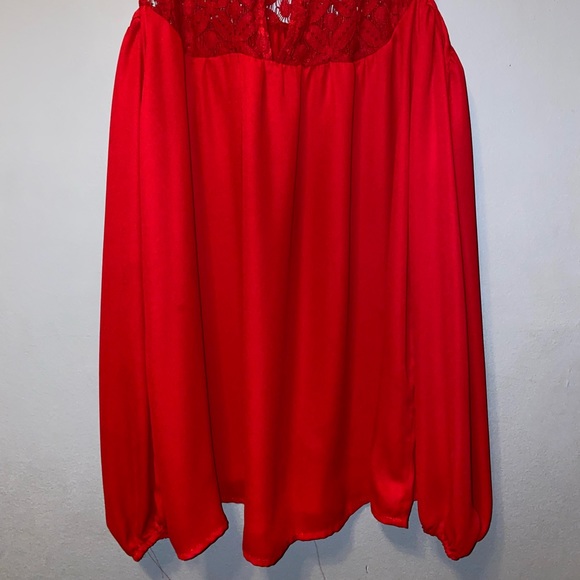 Cold Shoulder Top - Picture 2 of 4